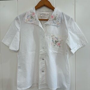 Vintage Susan Bristol White Button-Front Top with Pink Floral Embroidery
